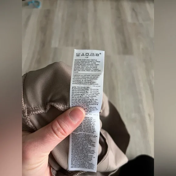 NWT Athleta Women’s Venice Flare Pant Beige - Size Large - Picture 6 of 7